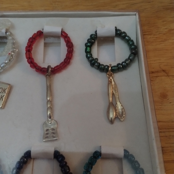 New wine bottle charms kitchen baking theme - Picture 4 of 5